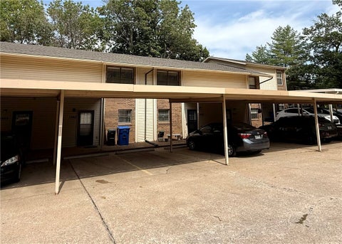 Photo of 2462 E Kantz Lane, Fayetteville, AR 72703 (MLS # 1365927)