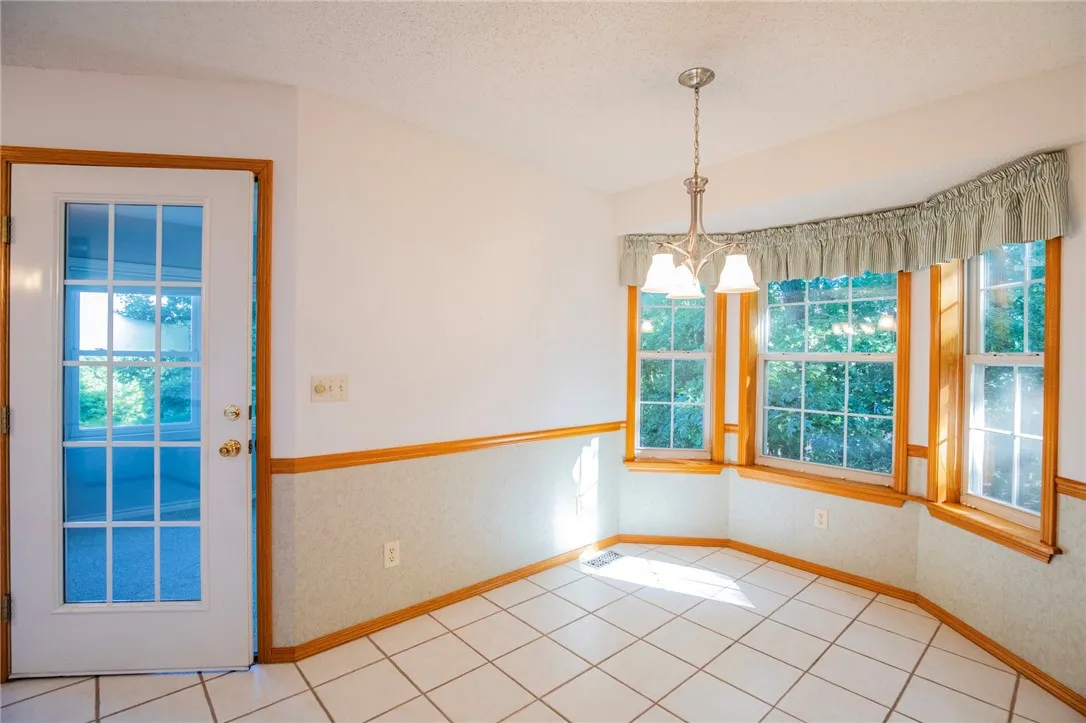 Bella Vista, Arkansas 72714, United States, 3 Bedrooms Bedrooms, ,2 BathroomsBathrooms,Residential,Active,159571