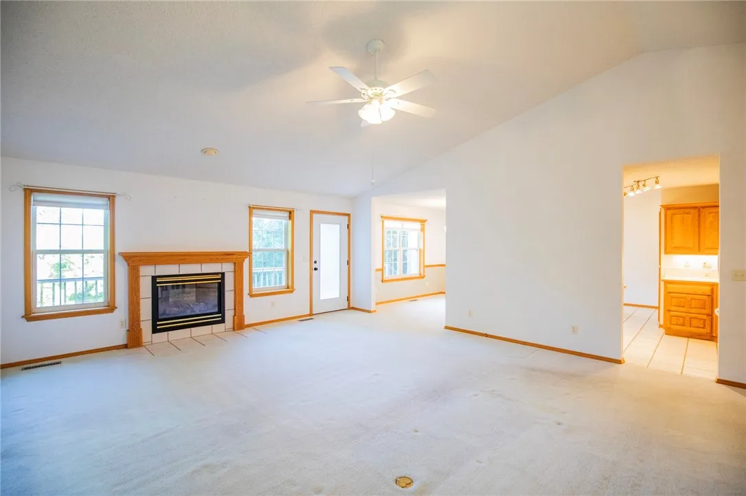 Bella Vista, Arkansas 72714, United States, 3 Bedrooms Bedrooms, ,2 BathroomsBathrooms,Residential,Active,159571