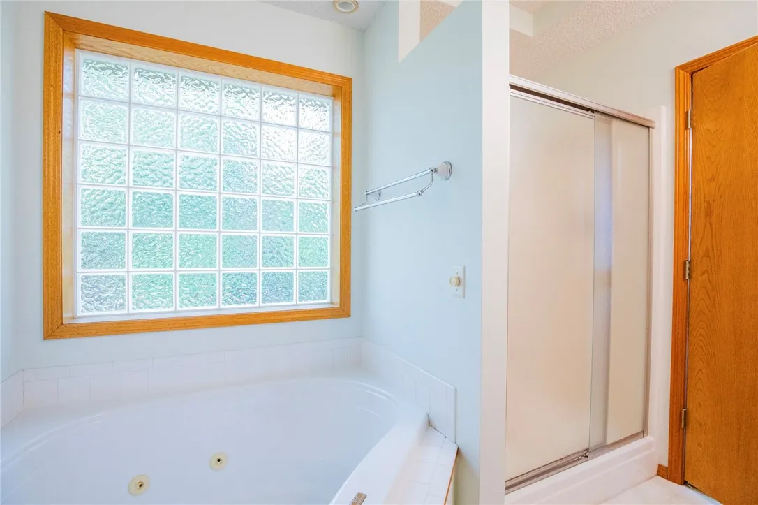 Bella Vista, Arkansas 72714, United States, 3 Bedrooms Bedrooms, ,2 BathroomsBathrooms,Residential,Active,159571