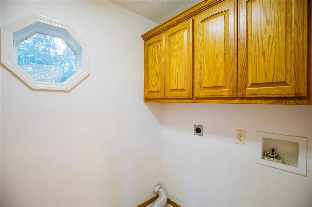 Bella Vista, Arkansas 72714, United States, 3 Bedrooms Bedrooms, ,2 BathroomsBathrooms,Residential,Active,159571