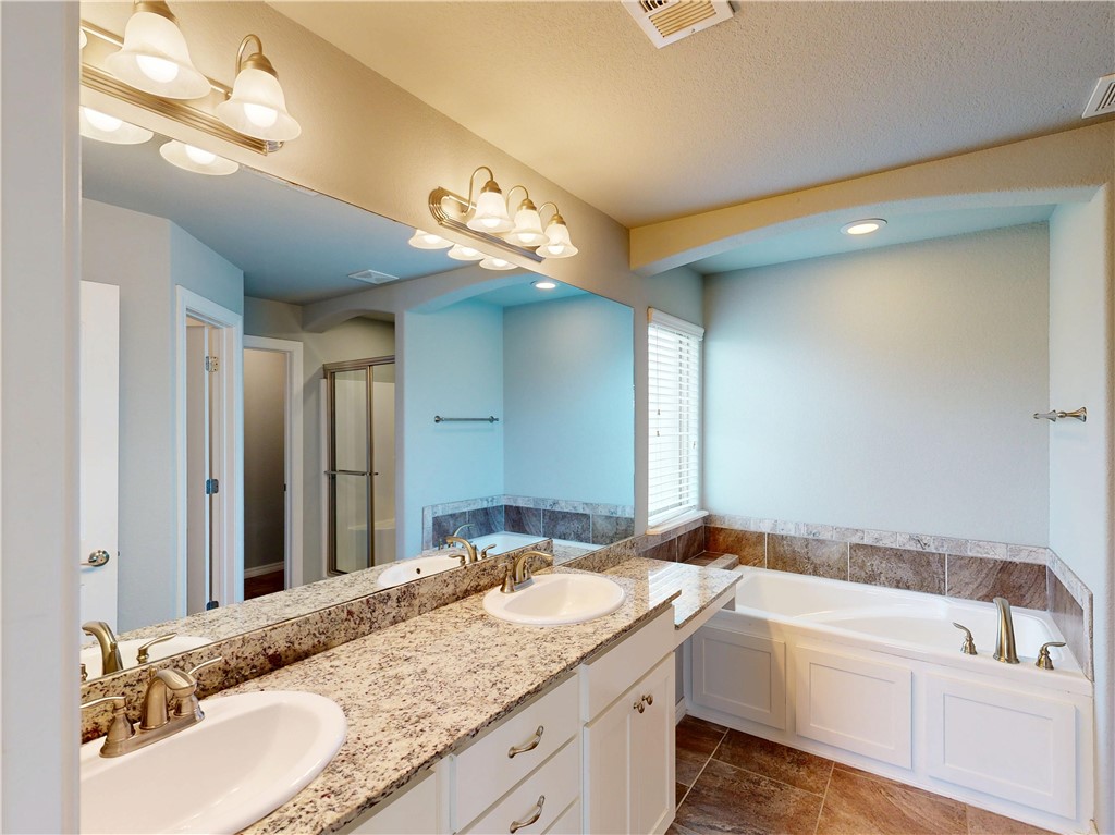Chelsea Point II Rogers - Residential