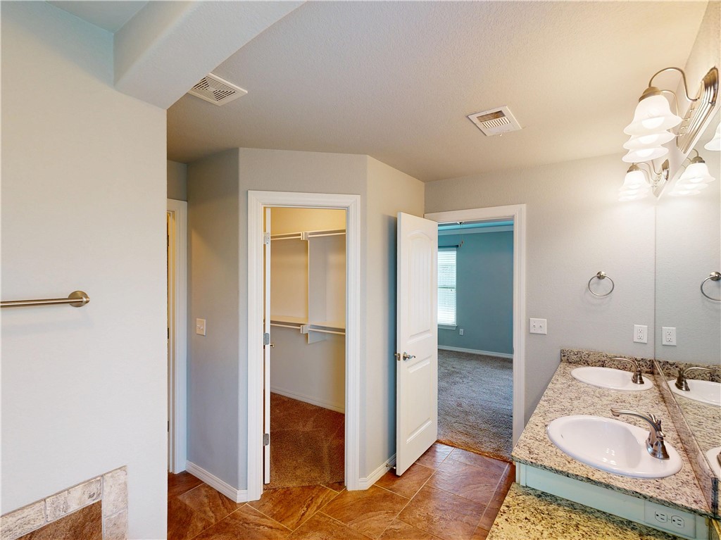 Chelsea Point II Rogers - Residential