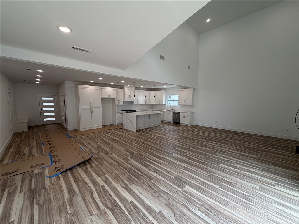 Ora & Sang - Residential Lease