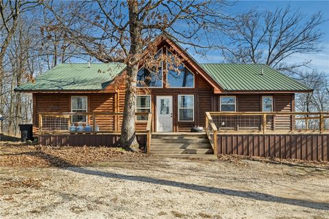 Photo of 10557 Devils Den, Winslow, AR 72959 (MLS # 1335919)