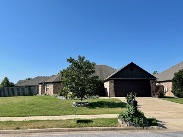 Excellent rental opportunity with this single family home in Keystone PH II Subdivision. This home has hardwood flooring in living areas, granite counter tops, stainless steel appliances and much more. Enjoy the split / open floor plan with spacious bedrooms with walk in closets, large covered back patio with fan and a fenced in back yard.