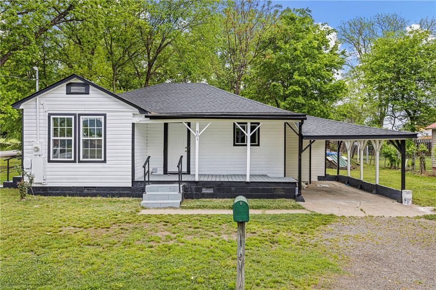 Charming 3-bedroom home on a desirable corner lot at 501 E 7th St, sitting on two city lots. Recently updated with new flooring, updated plumbing lines, and fresh interior paint, giving the home a clean, modern feel. Roof is only a few years old. Centrally located with easy access to local schools and the hospital. Book your showing