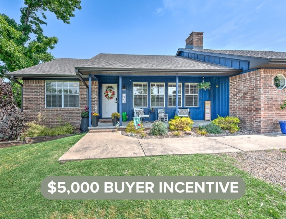 Fall in love with this move-in ready home that combines warmth, charm, and thoughtful updates in one of Rogers' most established neighborhoods. Just steps from the Razorback Greenway, this 3 bed, 2 bath home offers vaulted ceilings, abundant natural light, granite kitchen counters, updated flooring, and a neutral palette that feels instantly welcoming. The open living and dining spaces create the perfect setting for both everyday life and special moments. Enjoy peace of mind with recent updates to the roof, HVAC, water heater, and more. The spacious backyard is ideal for relaxing or hosting friends, and the location can't be beatāclose to downtown Rogers, parks, schools, shopping, and dining. Seller is offering $5,000 toward buyerās closing costs with acceptable offer. This one is easy to love and ready for you to make it your own!
