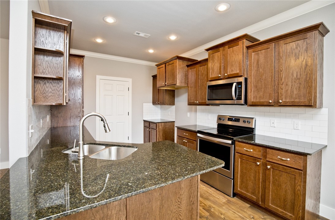 Willow Run Pea Ridge - Residential Lease