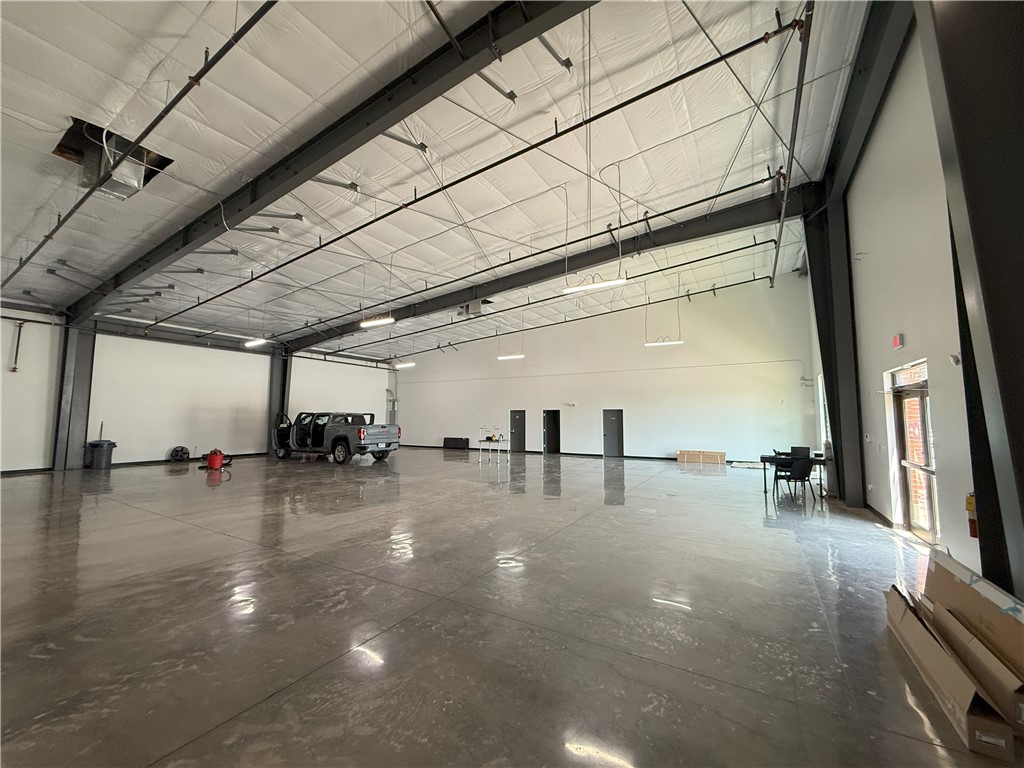 Springdale Outlots - Commercial Lease