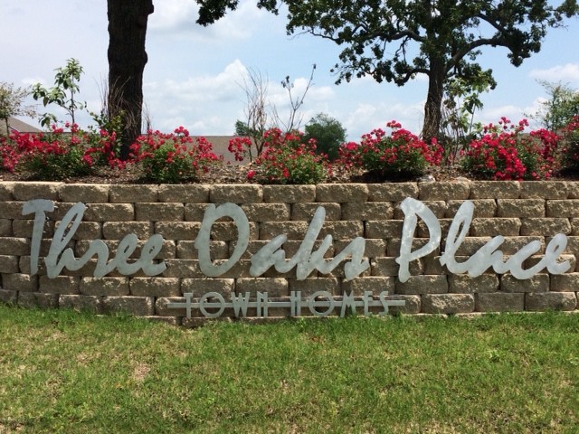 Three Oaks Twnhms Horiz Prop Regime - Residential Lease