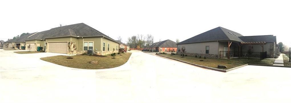 Three Oaks Twnhms Horiz Prop Regime - Residential Lease