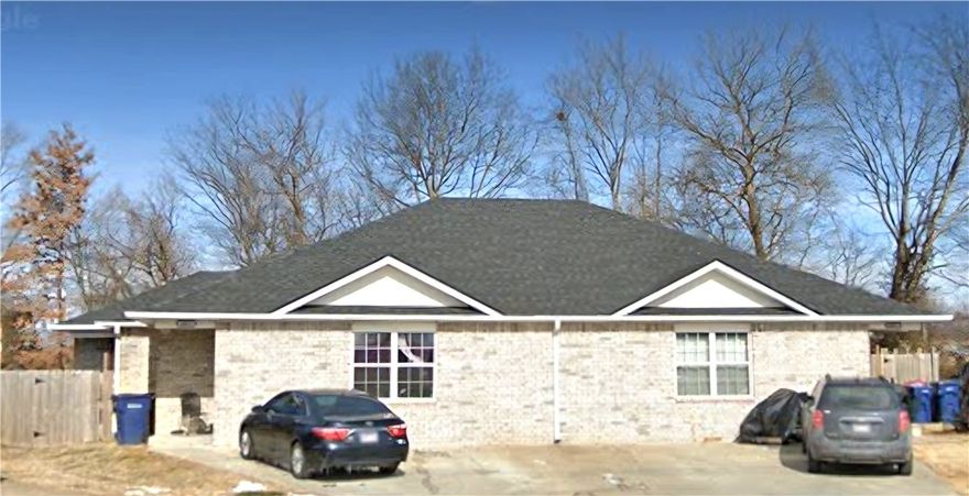 Newly Built Duplex for Sale – Ideal Investment Opportunity!
Located in a highly desirable area near schools and shopping, this fully brick duplex, built in 2020, offers a fantastic investment opportunity. Both units are currently leased, generating $1,500 each per month.
Property Features:3 Bedrooms, 2 Bathrooms per side,Fully Fenced Backyard for Privacy,Modern Kitchen & Bathrooms with Granite Countertops,Large Walk-In Closets,Beautiful Ceramic Tile Throughout,Spacious Layout.Additional Info:Side A lease expires August 31, 2025
Side B lease ends September 30, 2025
No access will be granted until an executed contract is in place
This is a great opportunity for a steady income stream in a sought-after location. Don’t miss out for more information call now!!