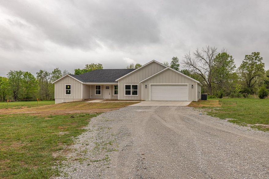 Beautiful home located on over 2 acres of natural Arkansas beauty! This home features an open design with a split floor plan that flows from from kitchen to living room to a large covered back patio with a scenic view! Lots of natural light, walk-in closets and luxurious bathrooms provide comfort and usability that will make you fell at home! Being just a short drive from Walmart , you are able to enjoy the blissful peace and quiet of country living while having access to schools, shopping and the welcoming community feel of downtown Huntsville. Historic Eureka Springs is just a short drive North and Beave Lake is not far for summer fun and excellent fishing, hiking and mountain biking opportunities! Schedule your showing today!