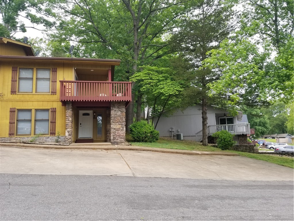 Townhouse Tct 3 A/K/A Drake Court Bvv - Residential