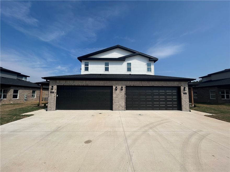 Comfortable 3-bedroom, 2-bath home featuring an open kitchen and living room area — perfect for gatherings. The home comes fully equipped with a refrigerator, stove, dishwasher, and washer and dryer.