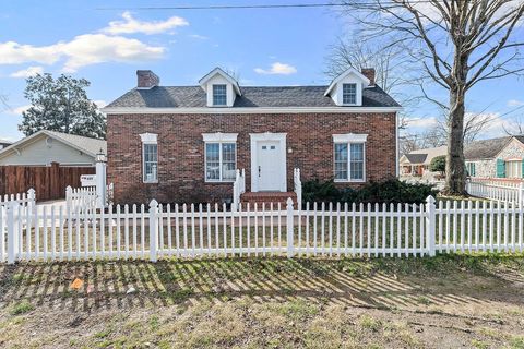 Photo of 609 Jefferson Street, Bentonville, AR 72712 (MLS # 1336734)