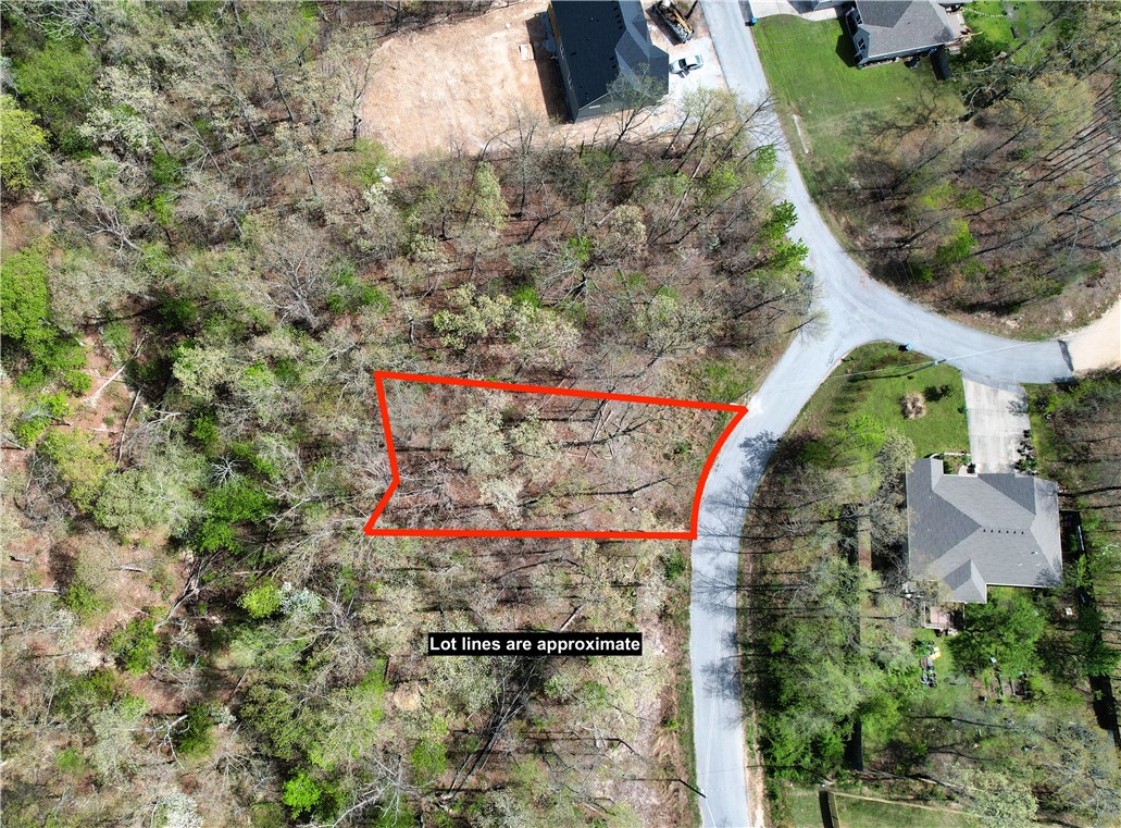 Macon Sub Bvv - Land