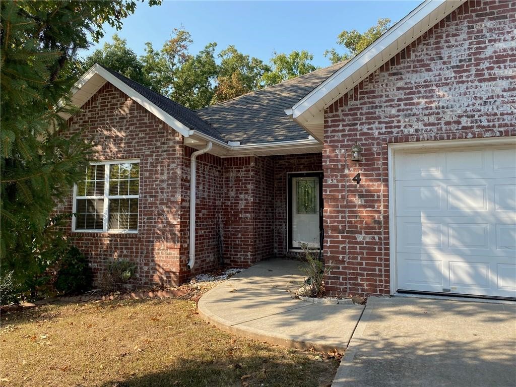 Beautiful Bella Vista home! This must-see property features 4 bedrooms, 3 bathrooms, 2 spacious living areas, a versatile hobby room, and a well-appointed kitchen with ample cabinetry and Corian countertops. Enjoy hardwood floors throughout and a private backyard retreat with three decks—perfect for relaxing or entertaining.**$250 non-refundable pet deposit **
