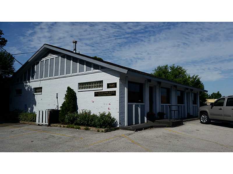 Great for offices or medical use. Great location!