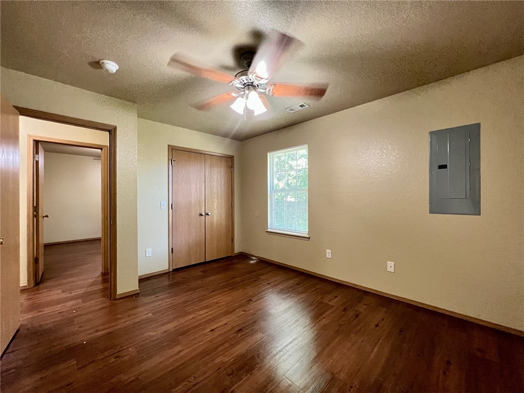 RESIDENCES AT CITY WEST SUB PH I, THE- - Residential Lease