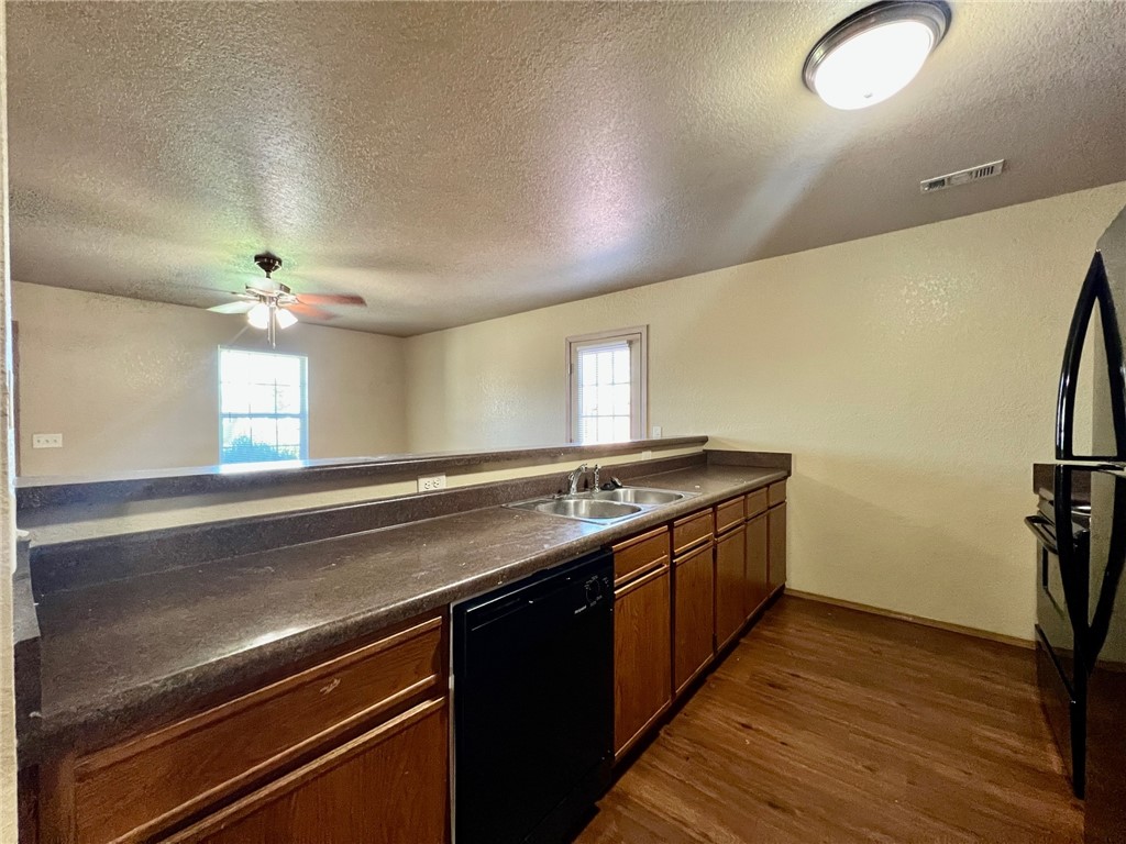 RESIDENCES AT CITY WEST SUB PH I, THE- - Residential Lease