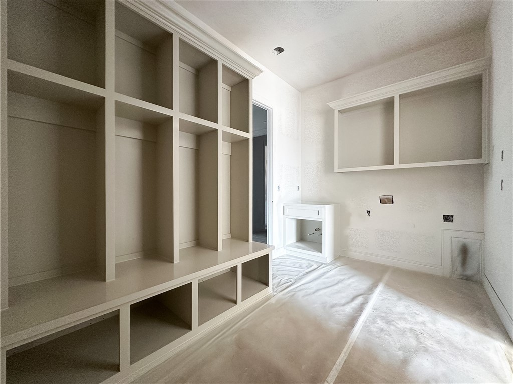 County Line Square - Residential