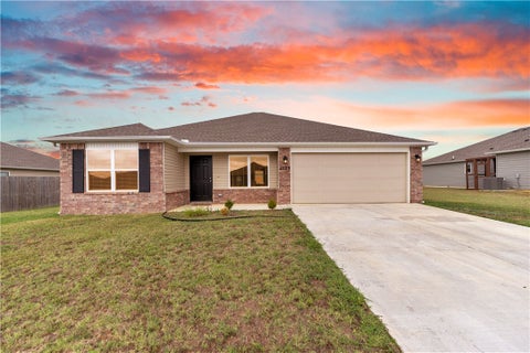Photo of 2725 Reynolds Street, Pea Ridge, AR 72751 (MLS # 1362878)