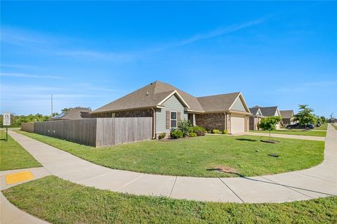 Single Family Residence in Tontitown AR 1051 Jameson Street 3.jpg