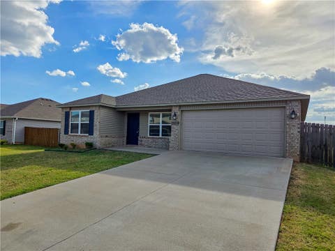 Photo of 2809 Bauer Street, Pea Ridge, AR 72751 (MLS # 1359198)