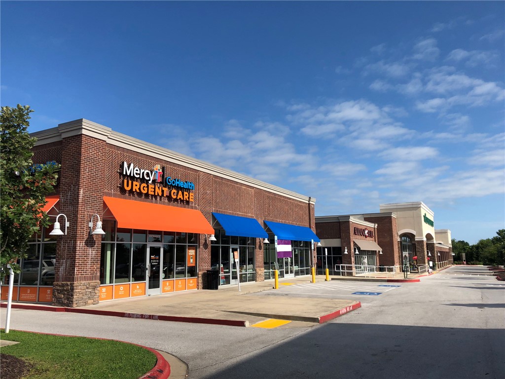 Fayetteville Outlots - Commercial Lease