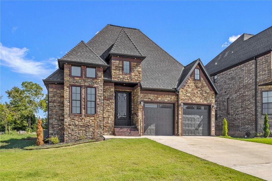 High end amenities, washer and dryer included on both levels, very desirable East Fayetteville location, very close to schools and shopping.