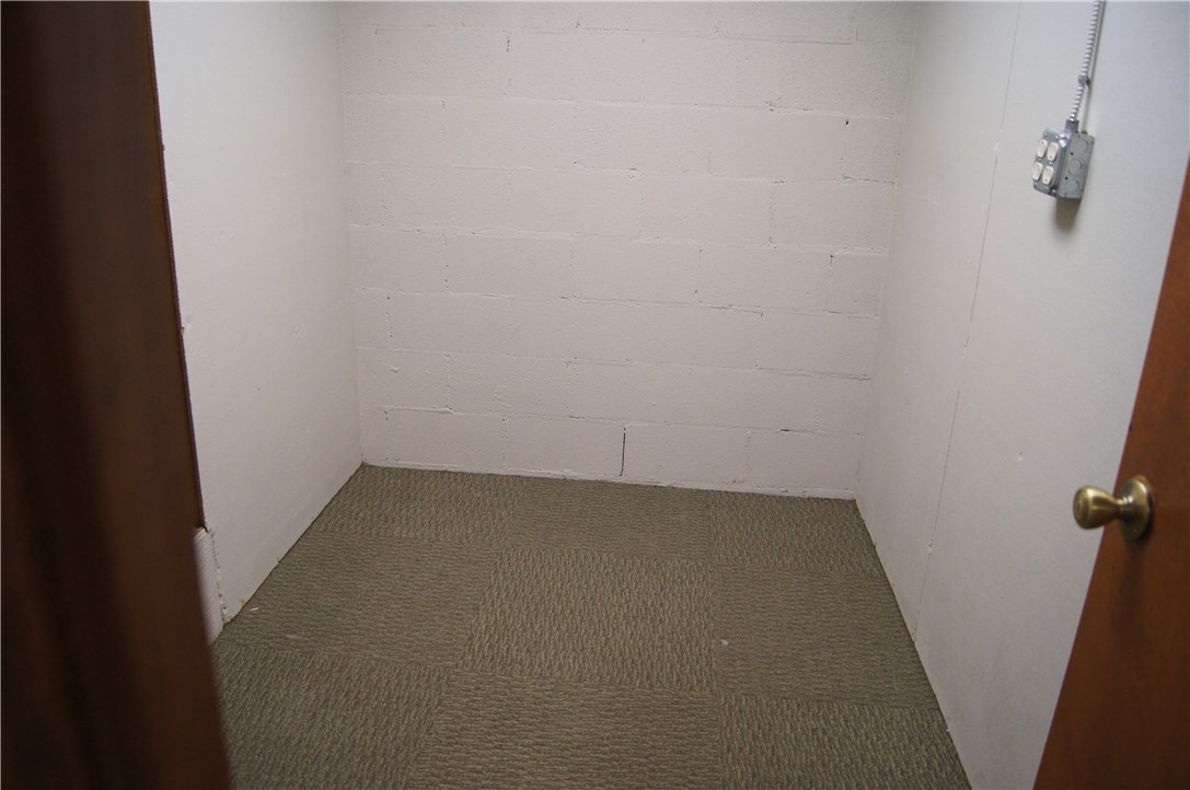 Holcombs First Rep - Commercial Lease