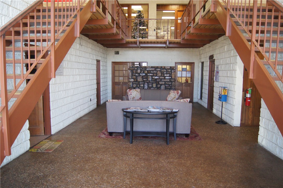 Holcombs First Rep - Commercial Lease