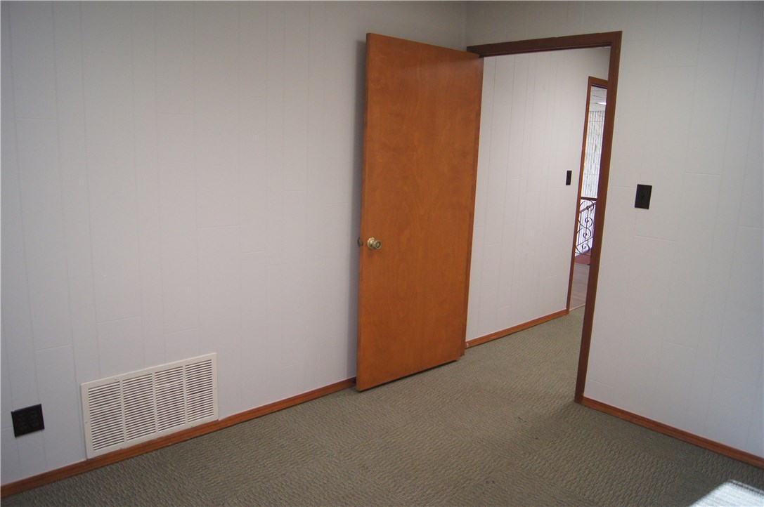 Holcombs First Rep - Commercial Lease
