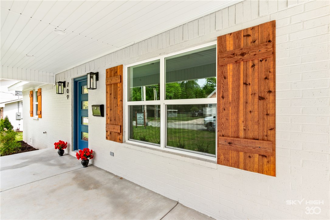 Stunning remodeled home completed in 2019 with 4 beds/2.5 baths minutes from the Bentonville Square. Hardwood floors throughout, quartz and granite counters. Great back deck and huge open kitchen and living area for entertaining. Large master suite with 9x11 walk-in closet that connects to laundry room. Built-ins off garage leading into the kitchen with professional appliances. Garage has extra storage & small utility door off the back. Must see all this house has to offer! Priced under appraised value!!