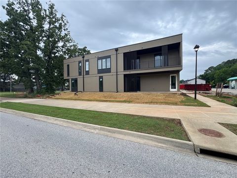 Photo of 845 N Rupple Road, Fayetteville, AR 72704 (MLS # 1343721)