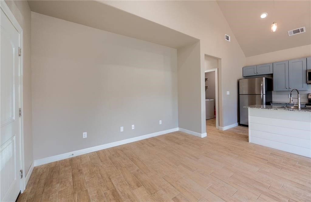 Valley Oaks - Residential Lease