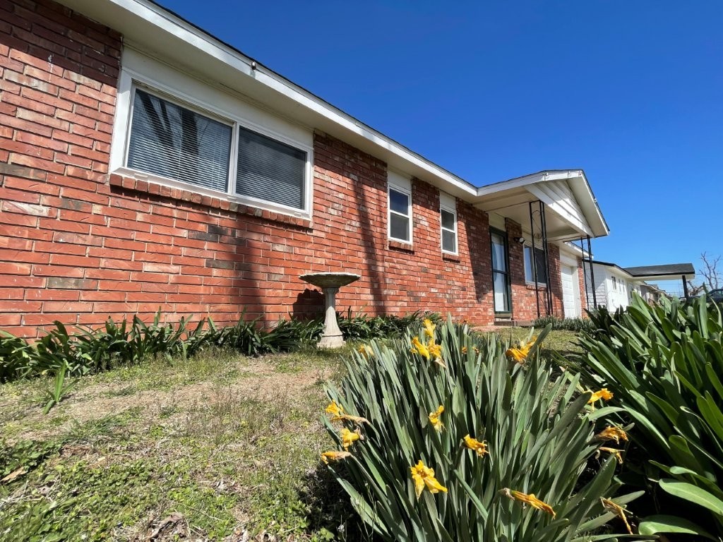 Bishop Manor Rogers - Residential