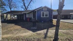 HIGHEST AND BEST OFFERS must be submitted by 6 PM on 4/6/25..............3 bedroom 2 bath house in Dardanelle! All offers must be submitted by the Buyer's agent via the RES.NET Agent Portal. If your offer is accepted, you agree to be responsible for offer submission technology fee of $150.00. The fee will be collected and disbursed by the settlement agent and disbursed at the closing and settlement of the transaction. To submit your buyer's offer, simply click the link below. If you already have a RES.NET Agent account, you will be prompted to log in. If not, you will be prompted to create an account. https://agent.res.net/Offers.aspx?-1801818