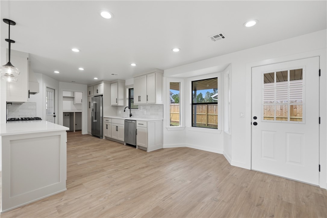 Pine Meadow Add Rogers - Residential