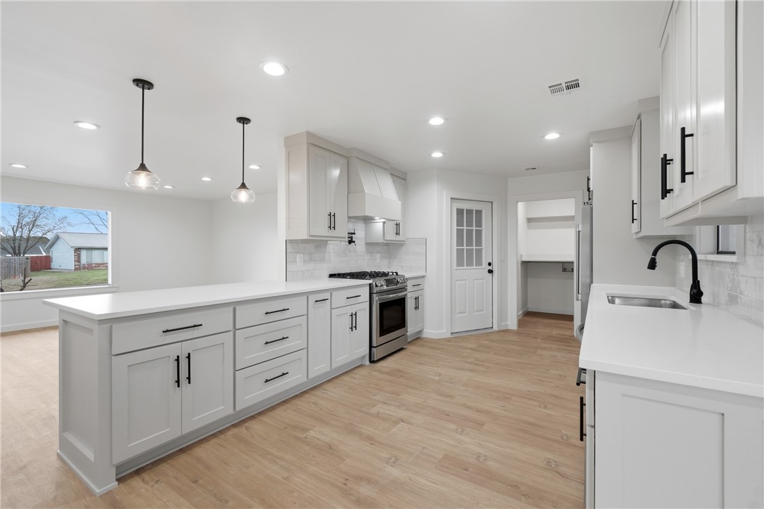 Pine Meadow Add Rogers - Residential