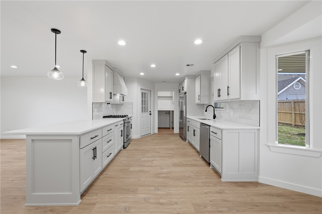 Pine Meadow Add Rogers - Residential