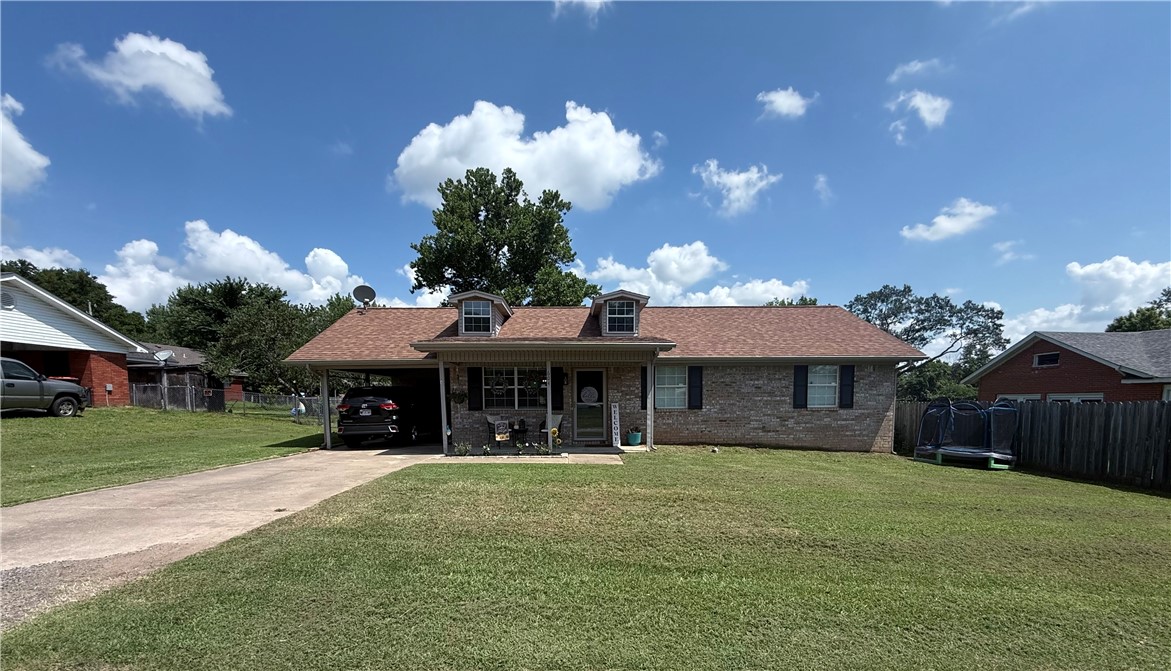 CHARMING WITH NEW UPDATES!!! This home offers 3 beds, 1 bath, 984 sq ft of living space on a level lot. Features central heat/air, tile and LVP flooring, a fenced-in backyard, and a functional layout. Great starter home or investment opportunity, close to schools, parks, downtown, and just minutes from Arkansas Tech University–Ozark Campus.