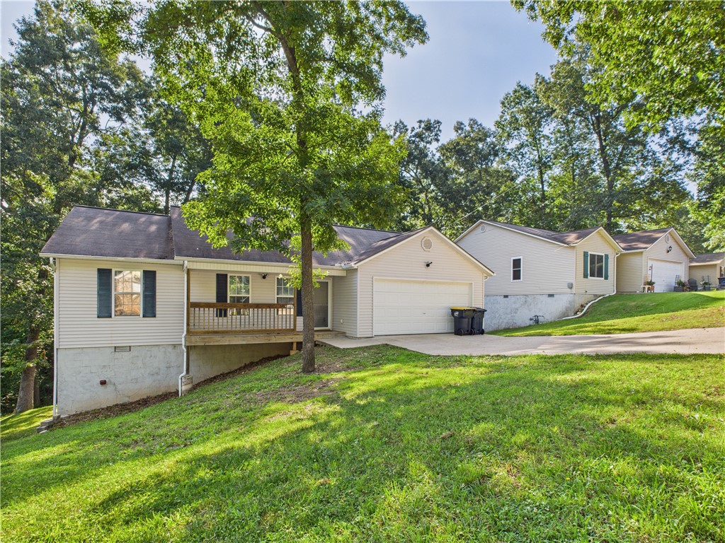 Super cute 3 bedroom/2 bathroom home that is minutes to the park, school, and Creekside Community Center. The split floor plan is a great addition to a comfy house. The "crawl space" is so tall that you could stand up under the house and easily could add some additional living space if you wanted to. The inside is freshly painted and ready for you to make it your own.