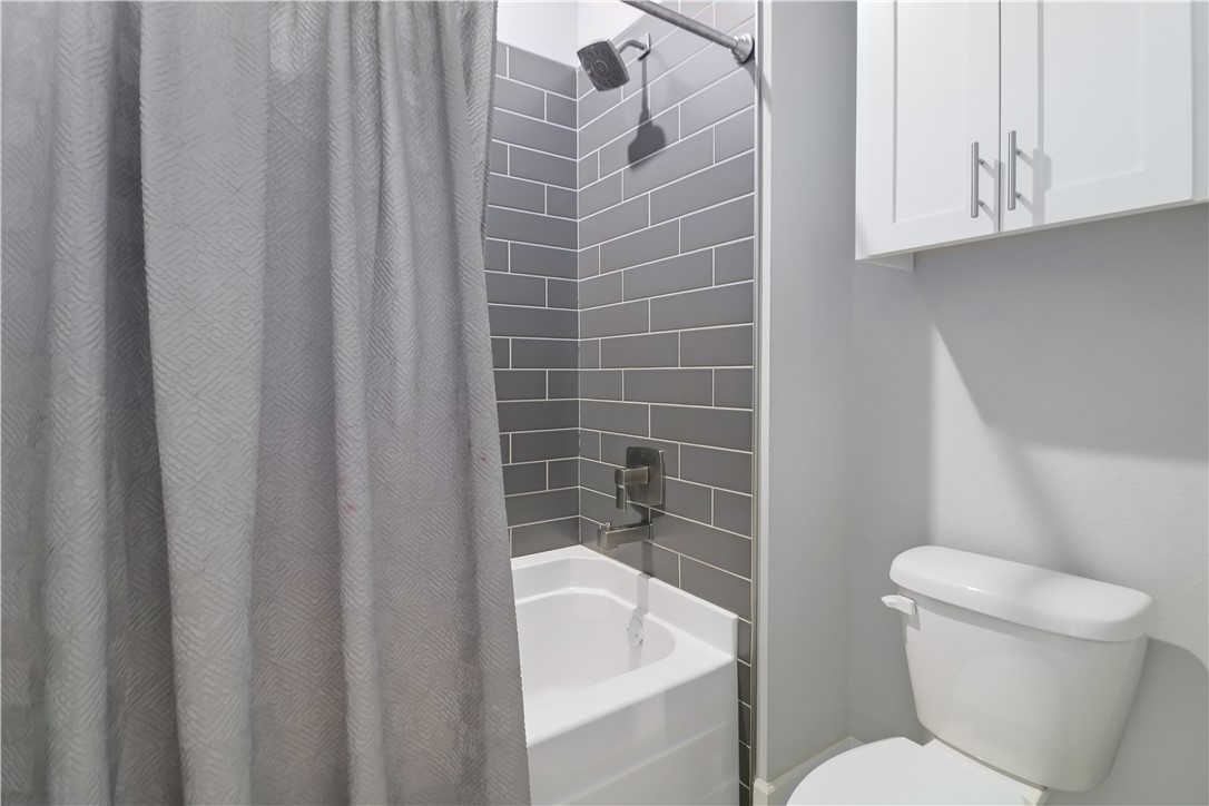 Woodhaven Manor Sub Rogers - Residential