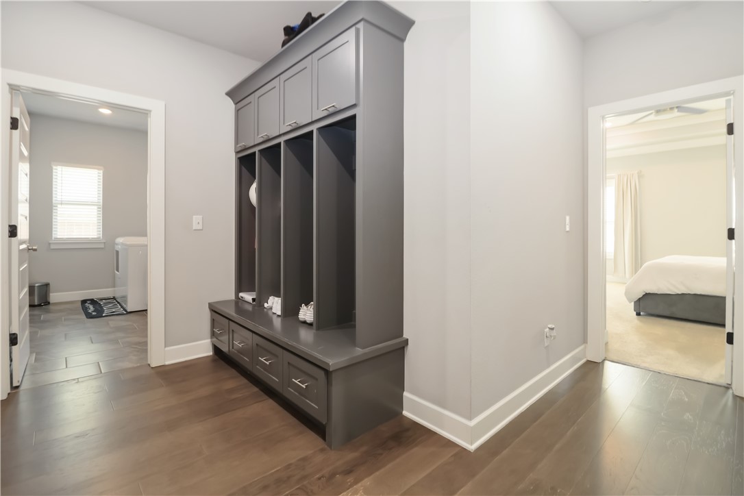 Woodhaven Manor Sub Rogers - Residential