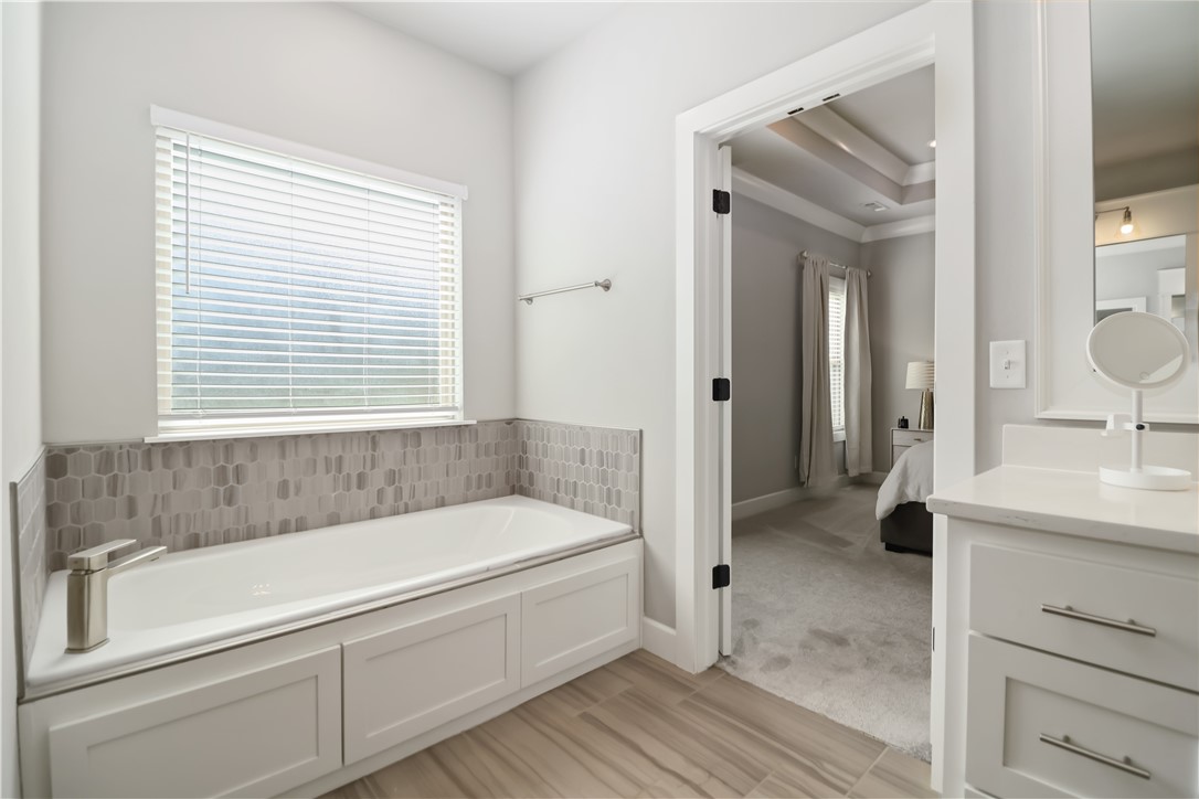Woodhaven Manor Sub Rogers - Residential