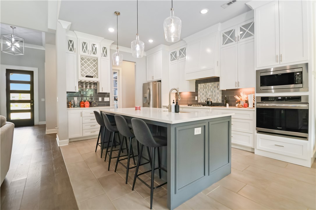 Woodhaven Manor Sub Rogers - Residential