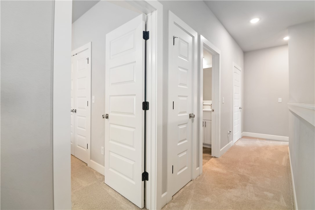 Woodhaven Manor Sub Rogers - Residential